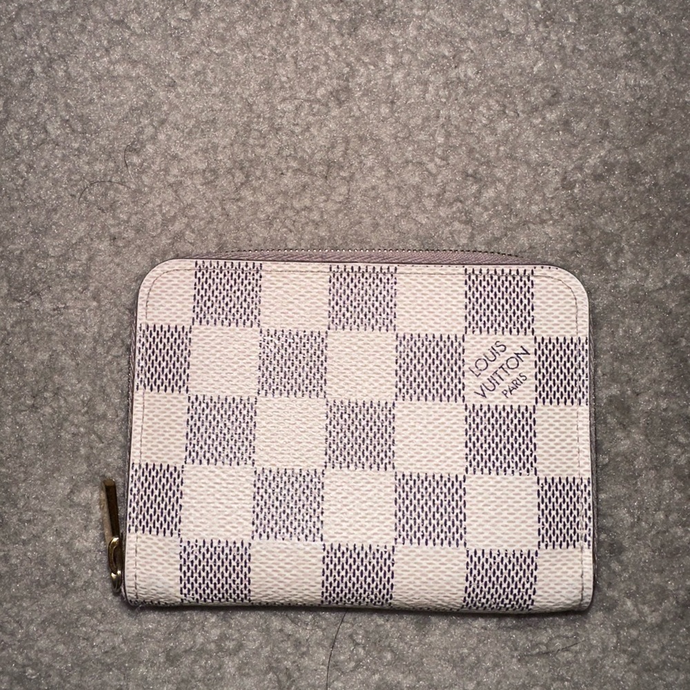 Louis Vuitton Zippy wallet